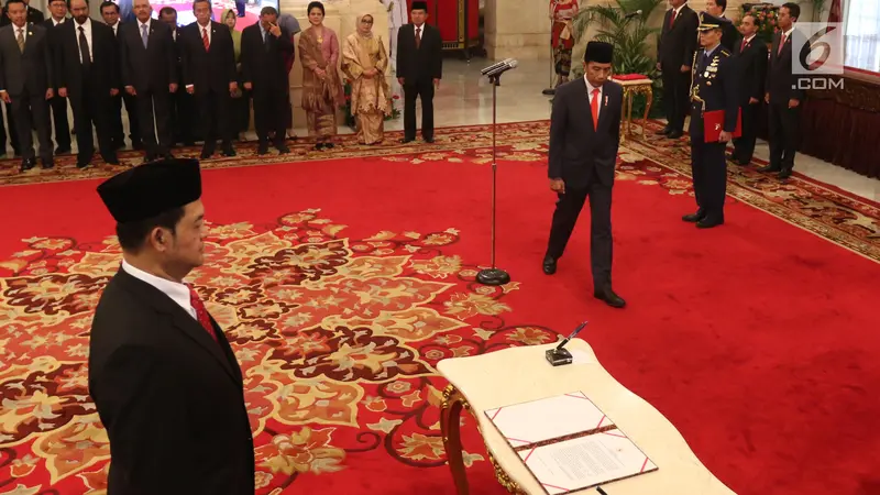 Presiden Jokowi Lantik Lima Duta Besar RI di Istana Negara