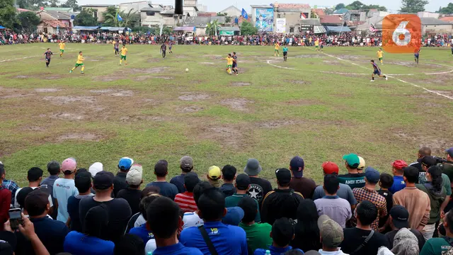 Foto: Sepak Bola Jarak Dekat, Tarkam Selalu Memikat