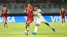 Oldemar Castillo memaksimalkan kesalahan pemain belakang Indonesia untuk membawa Panama memimpin pada injury time bebek pertama. (Doc. LOC WCU17/NFL)