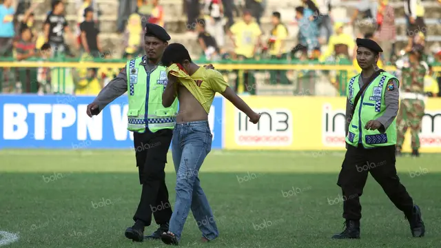 Bentrokan di Gresik
