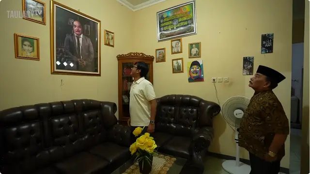 Potret Ruang Tamu Rumah Haji Bolot (YouTube TAULANY TV)