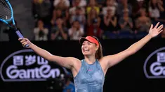 Petenis Rusia, Maria Sharapova berselebrasi usai mengalahkan petenis asal Denmark, Caroline Wozniacki dalam babak ketiga Australia Open di Melbourne Park, Australia (18/1). Sharapova mengalahkan Wozniacki dengan tiga set 6-4 4-6 6-3. (AP Photo/Kin Cheung)