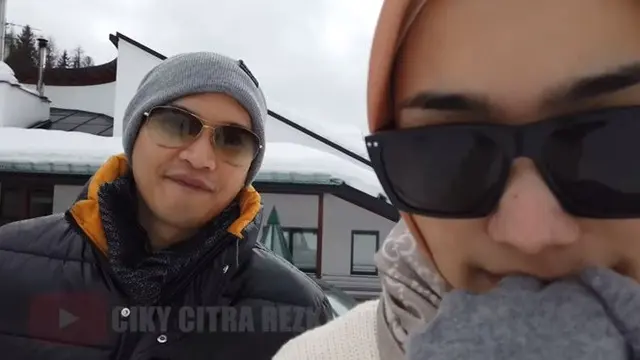 7 Momen Seru Citra Kirana dan Rezky Aditya di Obereggen, Main Ski Bareng