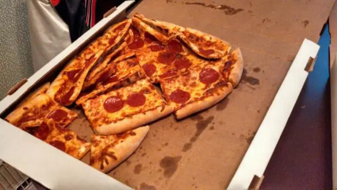10 Pizza Ini Bakal Bikin Kamu Sedih Ketika Melihatnya
