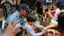 Richard Kyle, aktor dan model yang juga kekasih Jessica Iskandar ini terlihat sedang menemani El bermain di mall Grand Indonesia, Jakarta. (Kapanlagi/Adrian Utama Putra)