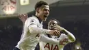 Gelandang Tottenham, Dele Alli, merayakan gol yang dcetaknya ke gawang Chelsea pada laga Liga Inggris di Stadion White Hart Lane, Inggris, Kamis (5/1/2017). Tottenham menang 2-0 atas Chelsea. (EPA/Hannah McKay)