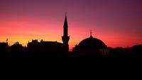 Ilustrasi Masjid (Photo by nurhan on Unsplash)