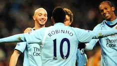 Manchester City's Stephen Ireland celebrates after scoring the fifth goal after a pass from Robinho during English Premier league match against Hull City at City of Manchester Stadium, on December 26, 2008. AFP PHOTO/ANDREW YATES