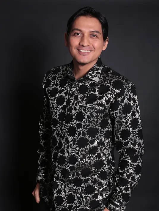 Seperti diketahui, Lucky Hakim pertama kali nikah dengan Indadari pada tahun 2007 silam. Pernikahannya berjalan sekitar tiga tahun. Berakhir pada 2010 memiliki seorang putri yang tinggal bersama mantan istrinya, Indadari. (Febio Hernanto/Bintang.com)