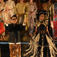 Melihat koleksi batik Kudus dari Denny Wirawan di Sandyakala Smara (BBDJ)