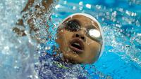 Foto: Aksi Mempesona Adelia Chantika di Kejurnas Akuatik 2026, Pecah Rekor Nasional hingga Jadi Perenang Putri Terbaik KU 2