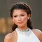 Rahasia Makeup Zendaya untuk Menyamarkan Mata Lelah, Ternyata Bukan Concealer
