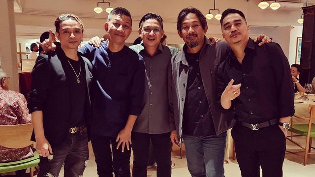 Personel Ungu Band Silaturahmi Bareng Keluarga