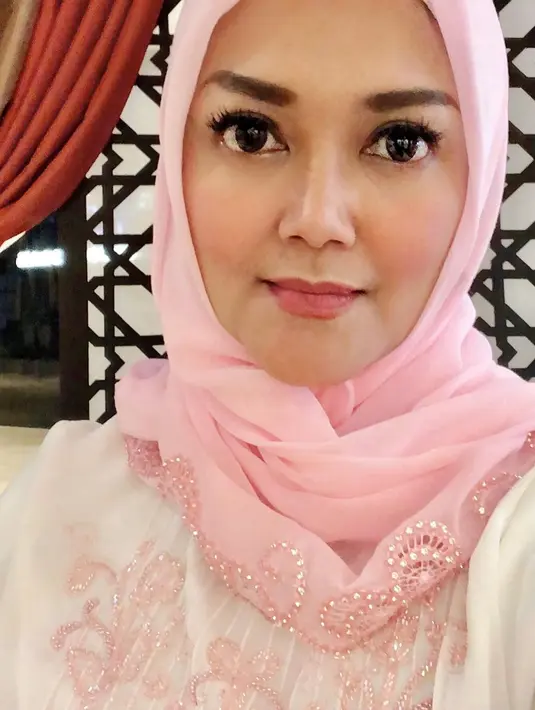 10 Potret Bella Saphira Berhijab (Instagram/bellasaphiraofficial)