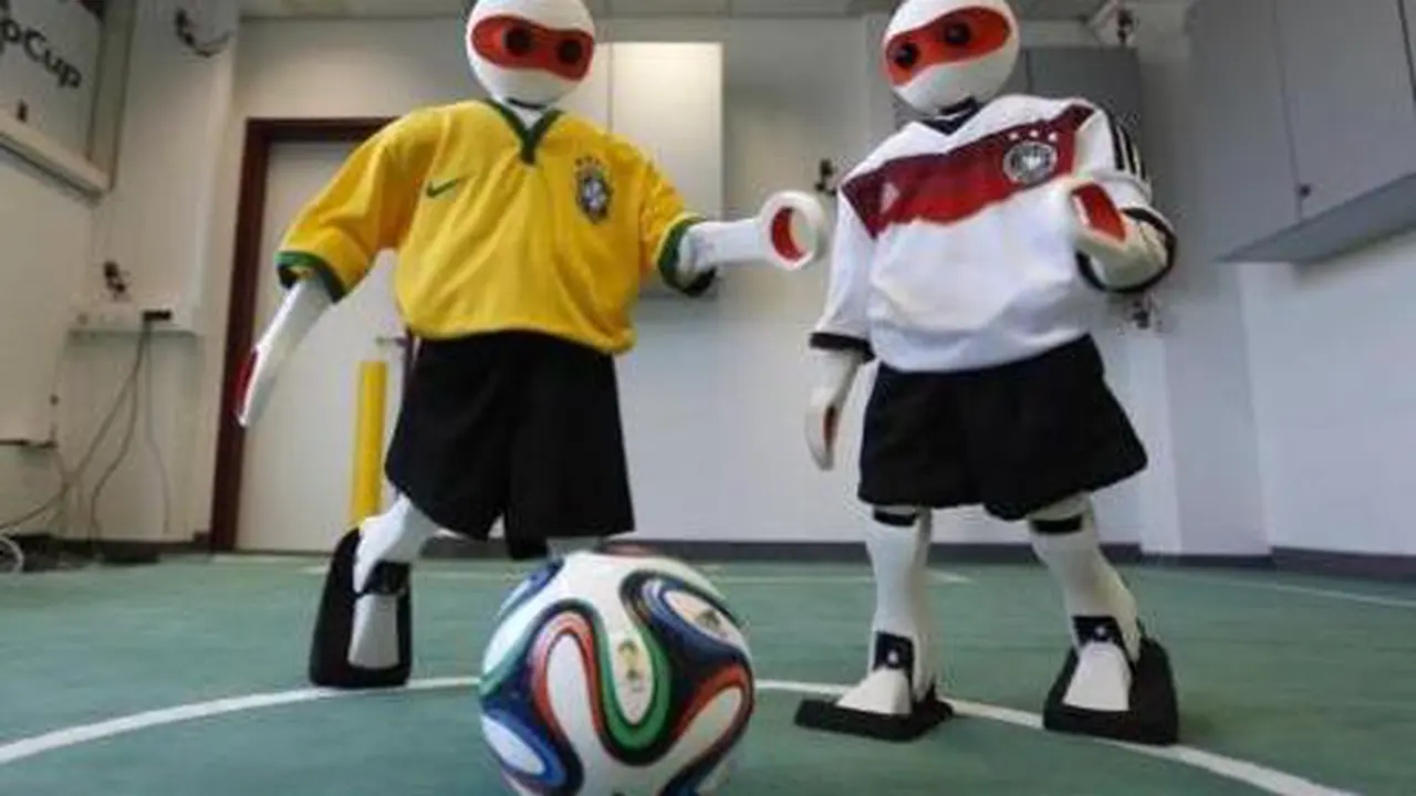 Robot Juga Ikut Meriahkan Pesta Piala Dunia 2014 