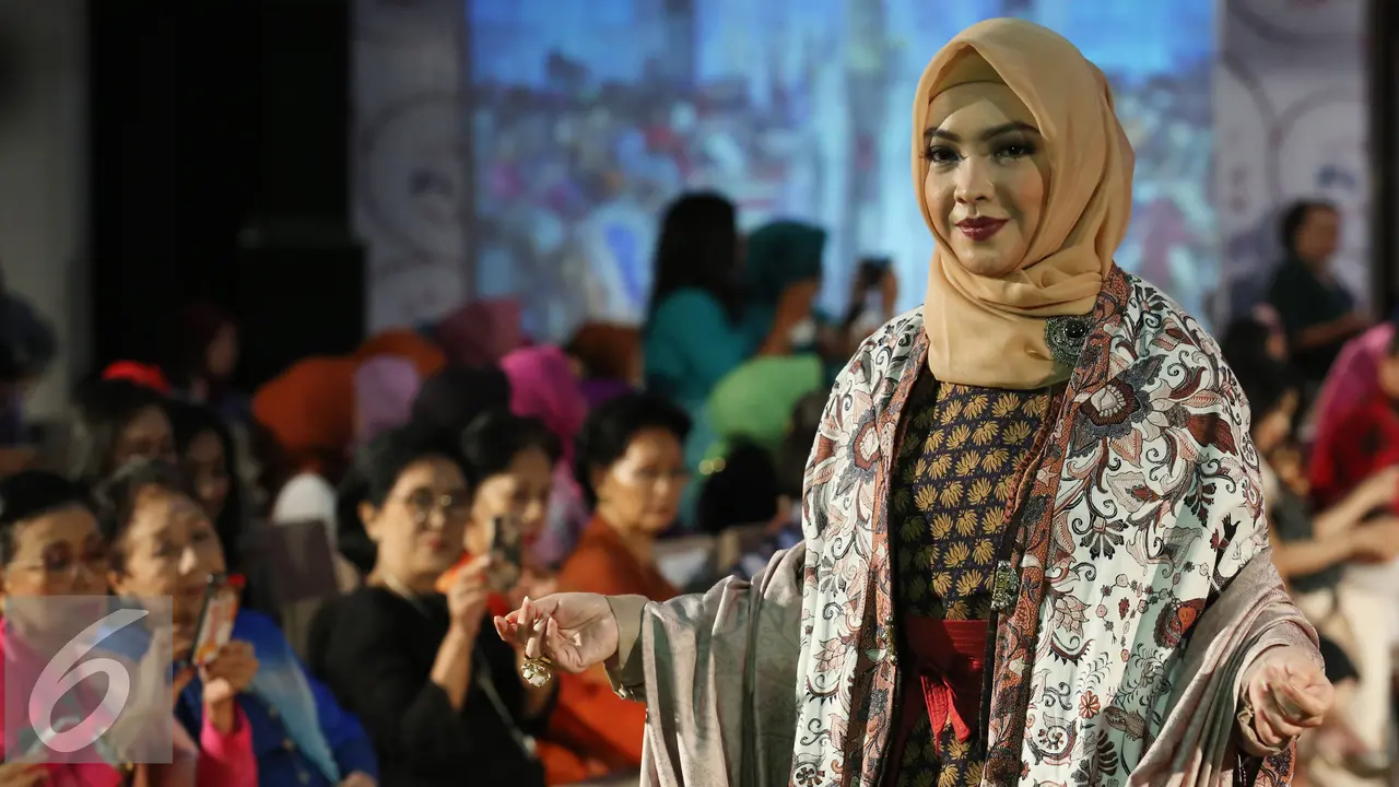 20160519- Saleh Husin Terpesona Batik Pesisir Utara Jabar-Jakarta- Herman Zakharia
