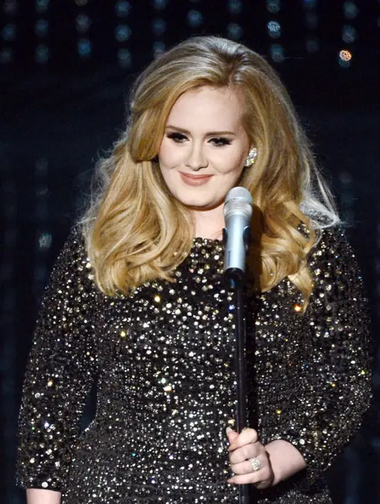 Seperti yang dikatakan seorang sumber, Adele merasa Los Angeles bukan kawasan yang tepat untuk dihuni. Untuk itu ia memilih untuk kembali ke London, karena di sana juga terdapat banyak keluarga dan sahabat dekat. (AFP/Bintang.com)