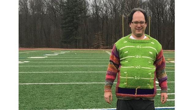 Bikin Takjub, Pria Ini Buat Sweater Persis Seperti Tempat yang Dikunjunginya