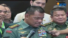 Sedikitnya 1300 warga di Kampung Kimbaly dan Banti, Timika, Papua hingga saat ini masih disandera kelompok kriminal bersenjata.