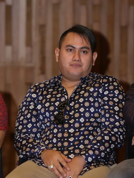 'Saya curiga 2016 dia maco, tapi rambutnya panjang bok,' ungkap Iis dijumpai di SCTV Tower, Senayan City, Jakarta, Rabu (21/10/2015). . (Nurwahyunan/Bintang.com)