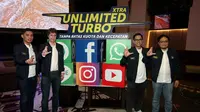 Chief Marketing Officer XL Axiata David Arcelus Oses (kedua kiri) meluncurkan fitur Xtra Unlimited Turbo di aplikasi MyXL (Foto: Dok. XL Axiata)