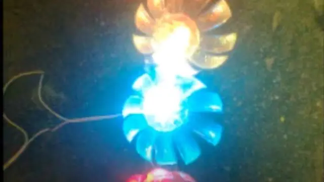 Cara membuat lampion sederhana dari botol bekas berbentuk bunga