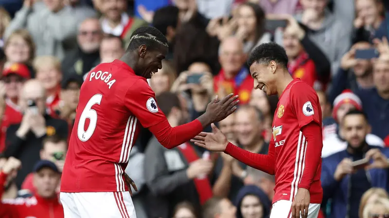 Pogba Cetak Gol, Manchester United Menang Telak