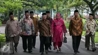 Pengurus Majelis Ulama Indonesia (MUI) usai bertemu Presiden Joko Widodo di Istana Merdeka, Jakarta, (5/1). Pertemuan tersebut mengusulkan agar Indonesia dapat mengambil peran aktif dalam mendamaikan konflik Timur Tengah. (Liputan6.com/Faizal Fanani)