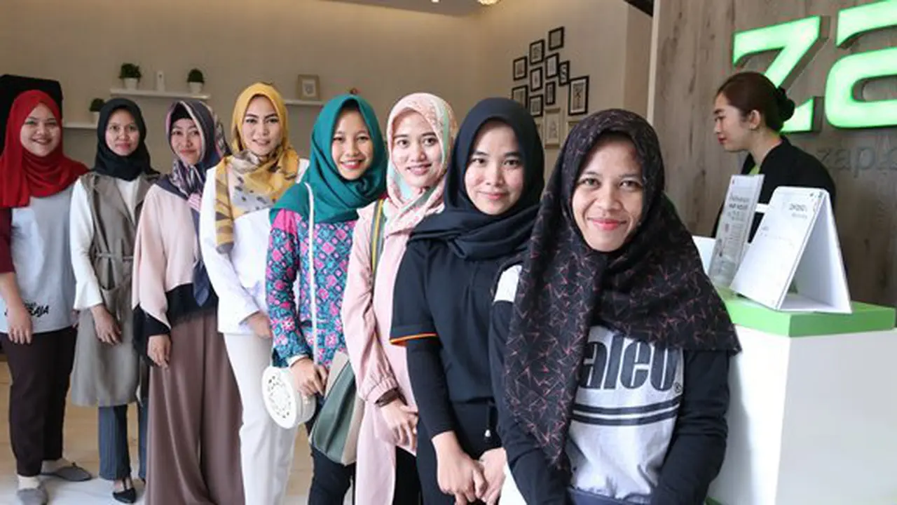 Delapan peserta terpilih "Audisi Wanita Berjerawat"/Foto: copyright ZAP Clinic.