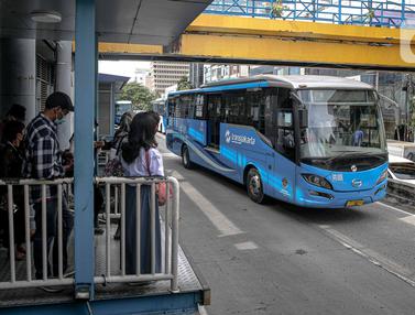 FOTO: Penyesuaian Operasional Transjakarta di Masa PPKM Level 2