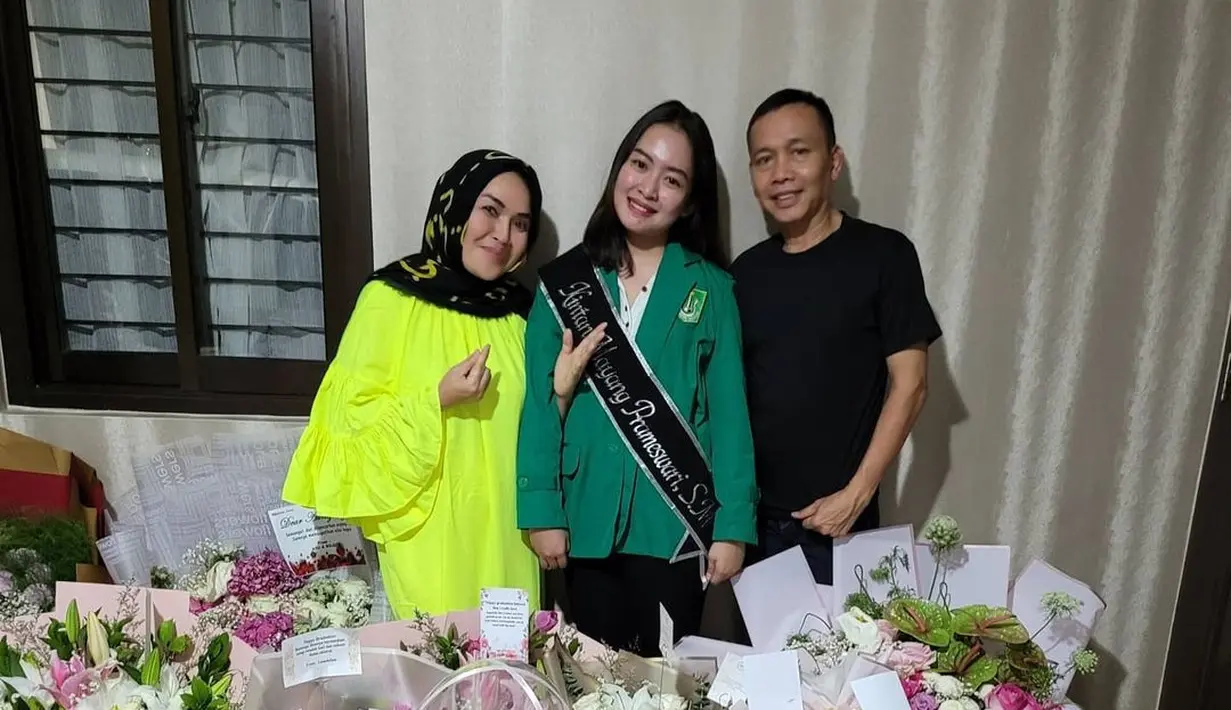 Keluarga Ayu Ting Ting (Instagram/mom_ayting92_)