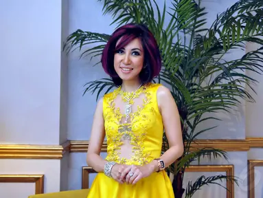 Sonia Wibisono merayakan ulang tahun yang ke-37 di Da Vinci Tower, Sudirman, Jakarta, Selasa (18/11/2014). (Liputan6.com/Panji Diksana)