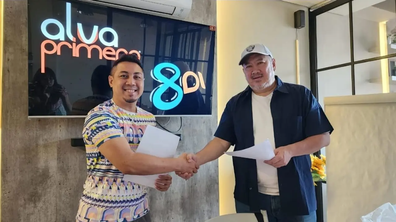Alexander Vadimitra dari Alva Primero bersama dengan Richard Buntario dari Broadcast Design Indonesia