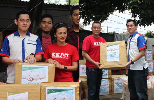 Penyerahan bantuan dari Cetral Park  kepada Komunitas Kami Anak Bangsa (KKAB) | Foto: copyright Vemale.com