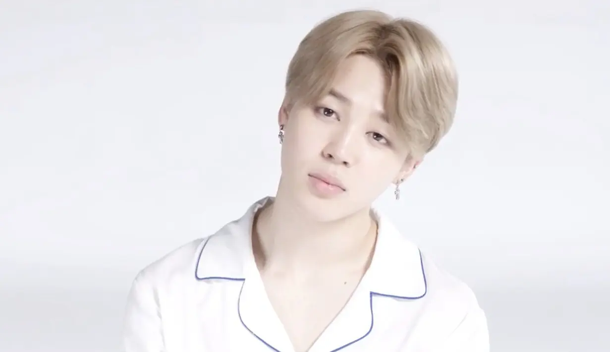 Salah satunya adalah saat Jimin BTS menangis usai tampil solo di konser tersebut. Padahal penampilanya sukses dengan sorak-sorai penggemar yang membahana. (Foto: Soompi.com)