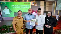 Menteri Sosial Saifullah Yusuf (Gus Ipul) saat menghadiri acara dialog pilar-pilar sosial Kota Padang di kantor Gubernur Sumbar, Selasa (29/4/2025).