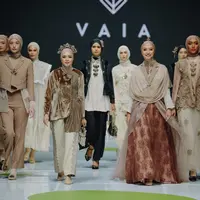 Koleksi yang begitu sophisticatedm hadirkan pesona memikat dari koleksi unik VAIA.