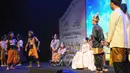 Pertunjukan seni Theater dan drama musical Grand Final Lomba Suara Anak Indonesia 2018 oleh siswa/i SMP dan SLTA Sejabodetabek berkolaborasi dengan para finalis Lomba Suara Anak Indonesia 2018 di Jakarta, Minggu (25/11). (Liputan6.com/Pool/KPPPA)