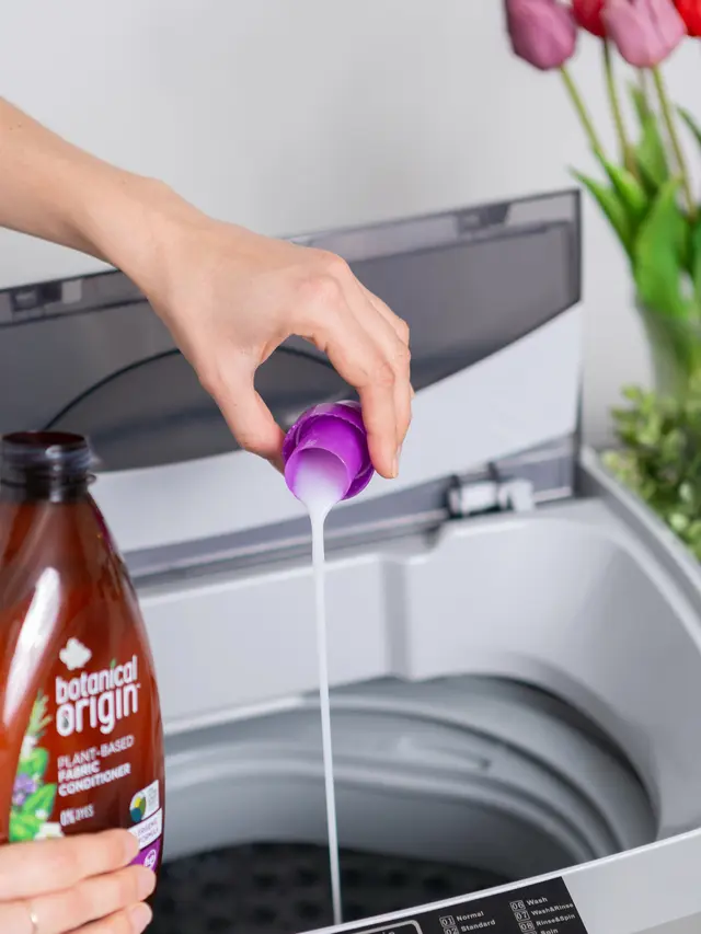 Contoh ilustrasi mencuci pakaian berbahan fleece di mesin cuci