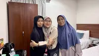 Petugas Haji Menjaga Jemaah Risiko Tinggi Tetap Bisa Beribadah