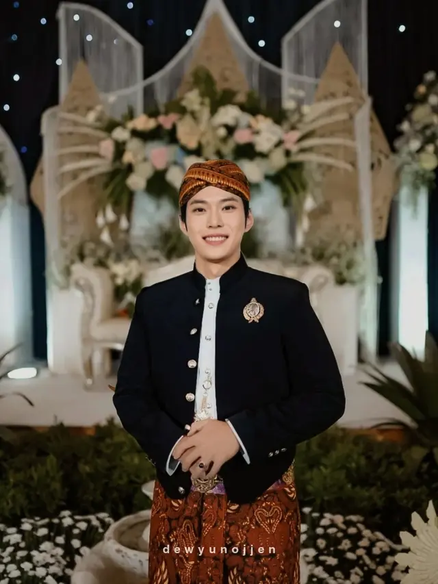 6 Editan Foto Member NCT Pakai Baju Adat, Sudah Seperti Warga Lokal