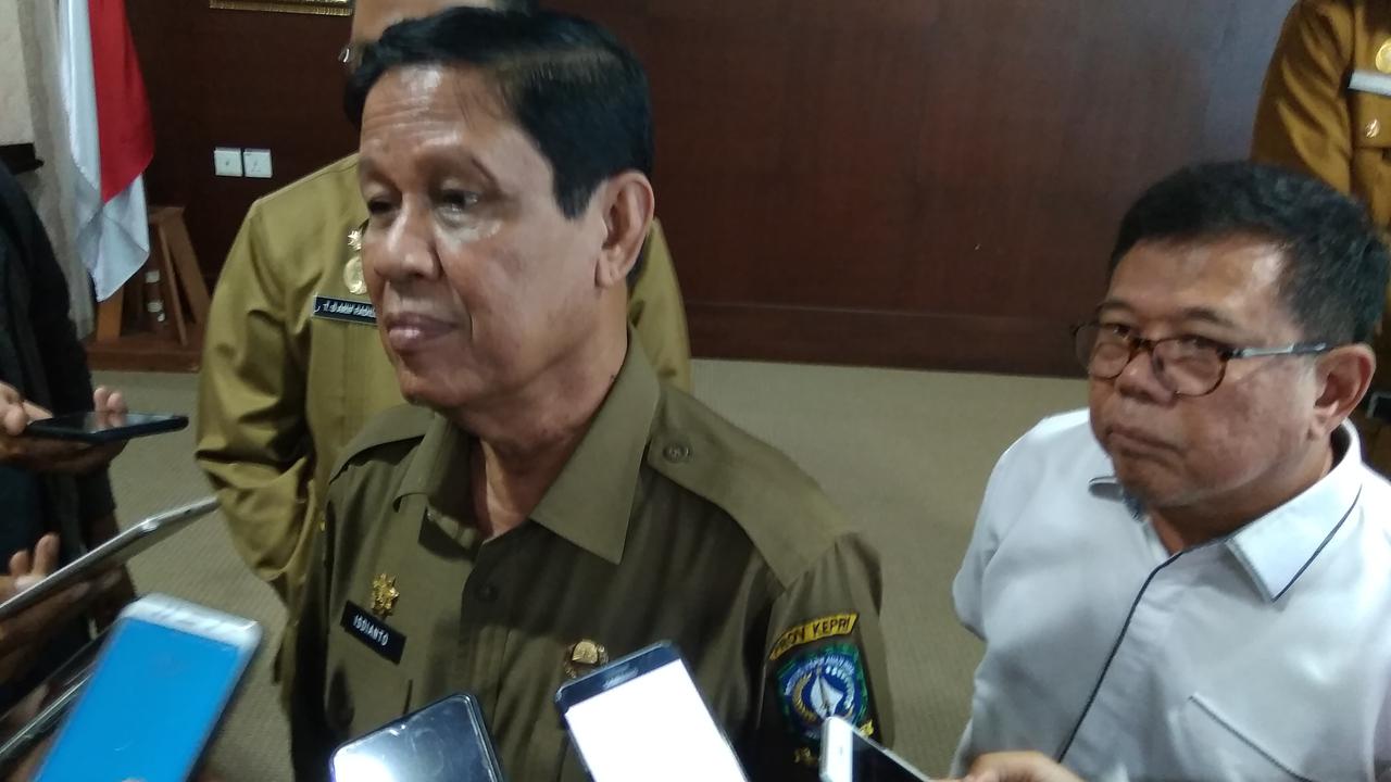 Pelaksana tugas (PLT) Gubernur Provinsi Kepri Isdianto menolak rencana pemulangan 2.000 anak buah kapal alias kru kapal pesiar dari Australia. (Foto: Liputan6.com/Ajang Nurdin)