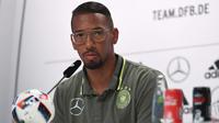 Bek Bayern Munchen asal Jerman, Jerome Boateng. (AFP/Patrik Stollarz)