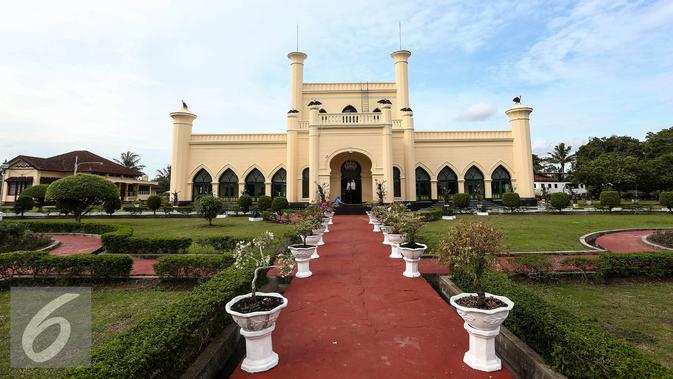 Istana Siak Sri Indrapura (Liputan6.com/Faizal Fanani)