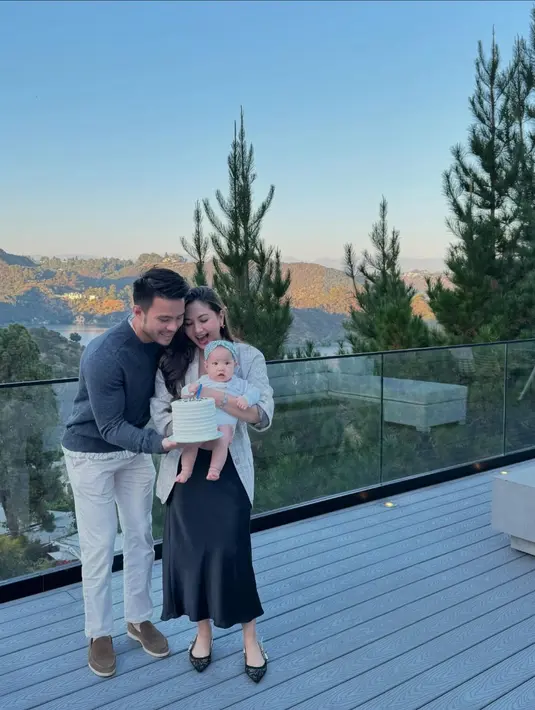 <p>Jessica Mila mengunggah momen di mana ia memberikan kejutan ulang tahun sederhana untuk sang suami ketika mereka berada di Amerika. [Foto: Instagram/jscmila]</p>