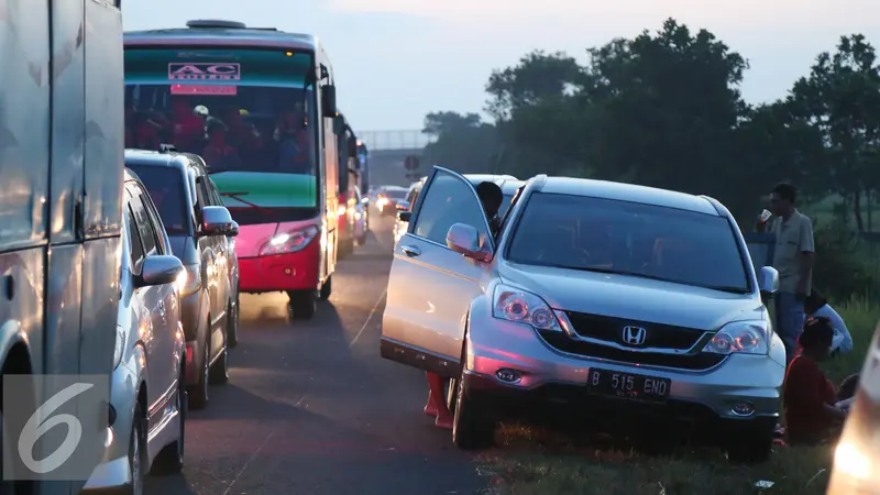 20150715-Kemacetan di Tol Palikanci-Jabar 