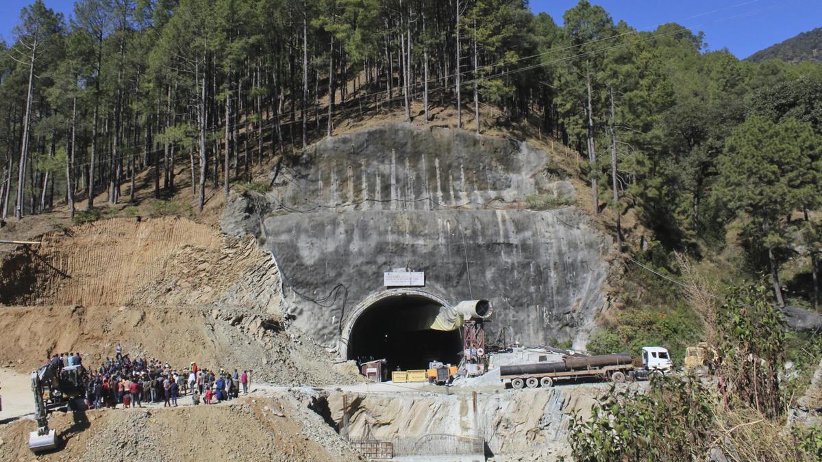 40 Pekerja Terjebak 8 Hari di Terowongan Runtuh Uttarakhand India, 2 Terowongan Paralel Dibuat untuk Jalan Keluar