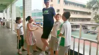 siswa SD di China miliki tinggi hingga 2 meter (Photo: Gu Aigang / Chengdu Economic Daily)