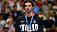 Kasur Tidak Enak..Kamar Panas..Berisik, Atlet Renang Italia Peraih Emas Olimpiade 2024 Tidur di Taman
