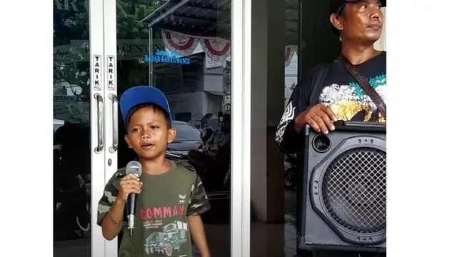 6 Foto Lawas Farel Prayoga Saat Ngamen Ini Curi Perhatian, Kini Penyanyi Cilik Sukses (Yt Radar Banyuwangi)